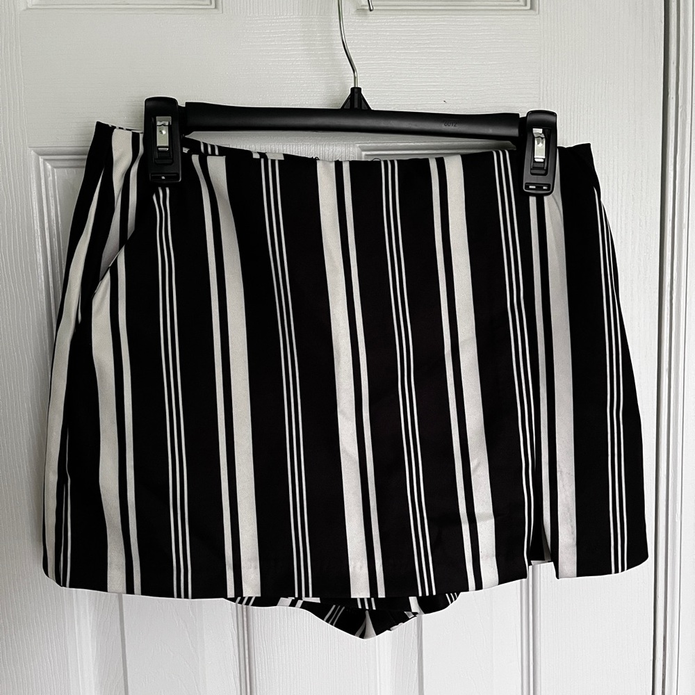 Charlotte Russe Skort
